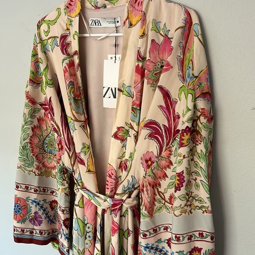 NWT Zara floral oversized kimono/robe, belted, lined, womens size XS. - Picture 3 of 10